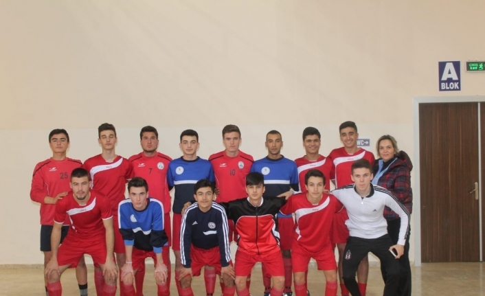 Burhaniyeli gençler Çanakkale’de Futsal şampiyonu oldu