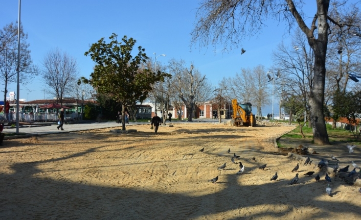 Büyükşehir yapıyor, CHP belediyeciliği yıkıyor