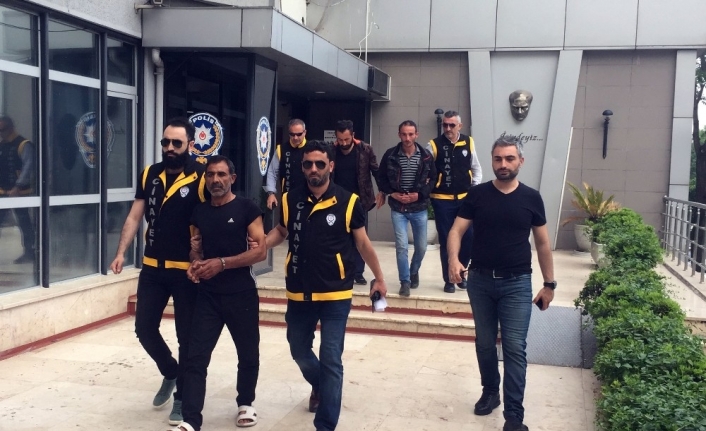 Cinayet zanlısı: "Kendimi korumak için havaya ateş ettim"