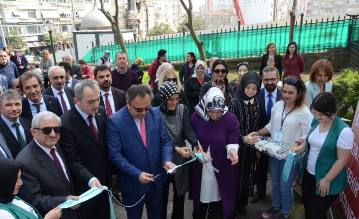 ’Hayatın İçindeyiz, Sanatla Beraberiz’ temalı sergi açıldı