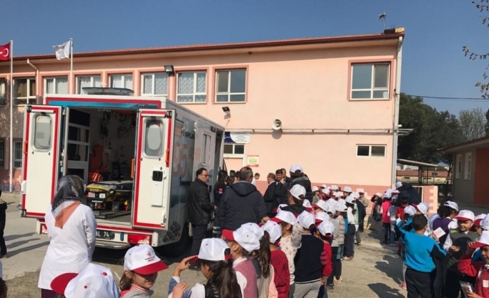 Kaymakam Öner öğrencilere ders verdi