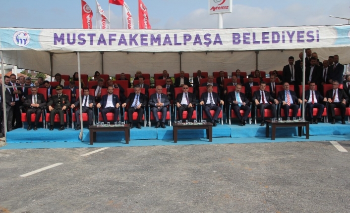 Mustafakemalpaşa’nın giriş kapısı hizmete açıldı