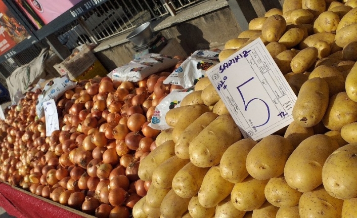 Ödemiş’te patates 5, soğan 7 lira