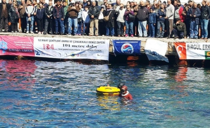 Şehitler için 104’üncü yılda 104 metre yatay dalış yaptı.