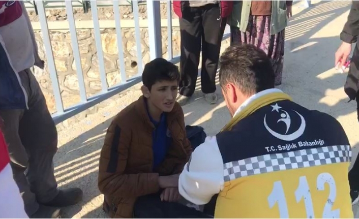 Takılı kalan gaz teli kazaya sebep oldu