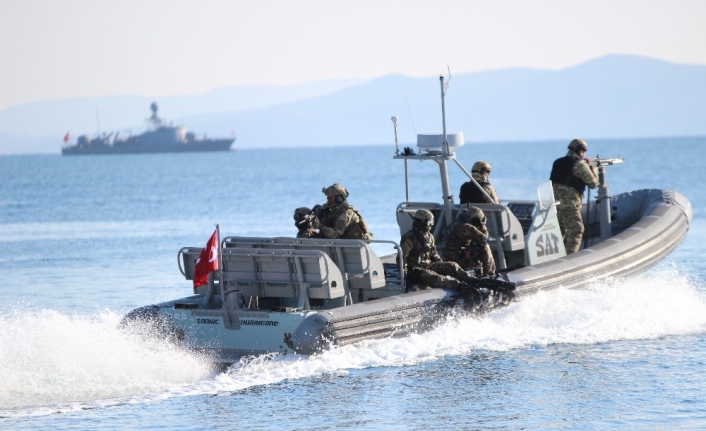 Temsili düşman adasına harekat başladı