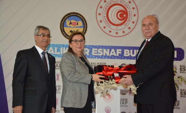 Ticaret Bakanı Pekcan: "Yöresel ürünlerin raflarını ayırma zorunluluğu getiriyoruz"