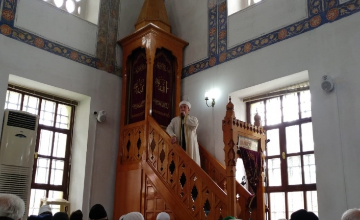 Tüm camilerde Yeni Zelanda’daki saldırı kınandı