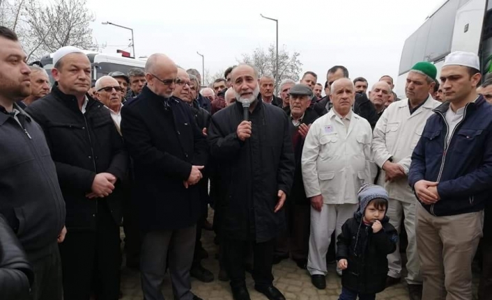 Umre yolcuları Erdek’ten dualarla uğurlandı