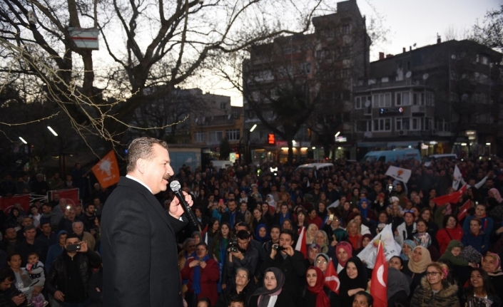 Yücel Yılmaz, "Erdek hizmet belediyeciliğine oy verecek"