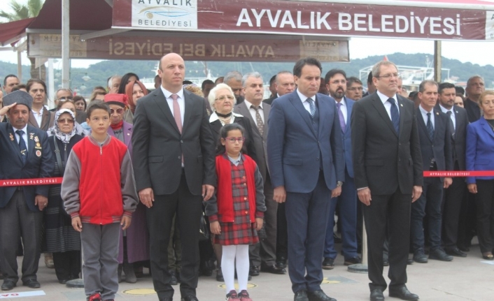 Ayvalıklı çocukların ’23 Nisan’ coşkusu