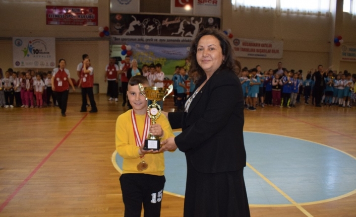 Ayvalık’ta 6. Geleneksel Çocuk Oyunları ödül töreni gerçekleştirildi
