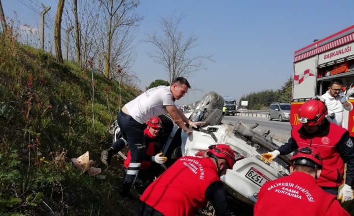 Balıkesir-İzmir yolunda kaza: 1 ölü, 3 yaralı