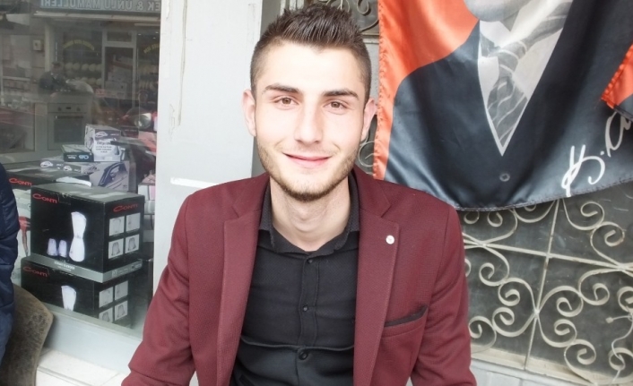 Burhaniye’de Fetullah Bozkurt ilçenin en genç muhtarı oldu