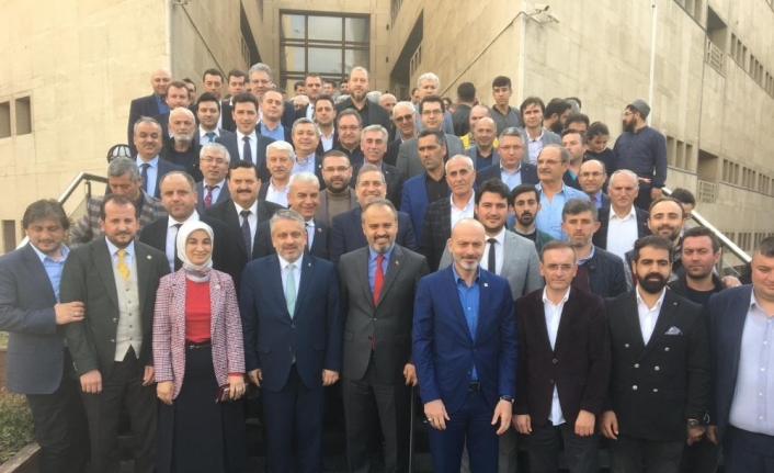 Bursa Büyükşehir Belediye Başkanı Alinur Aktaş mazbatasını aldı