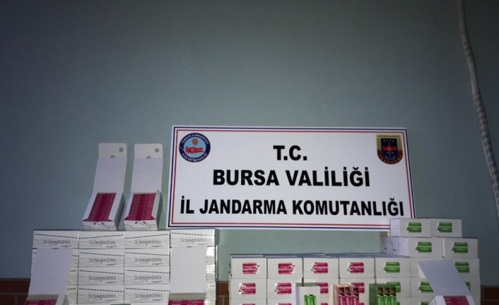 Bursa’da jandarma ekipleri binlerce kaçak çikolata ele geçirdi