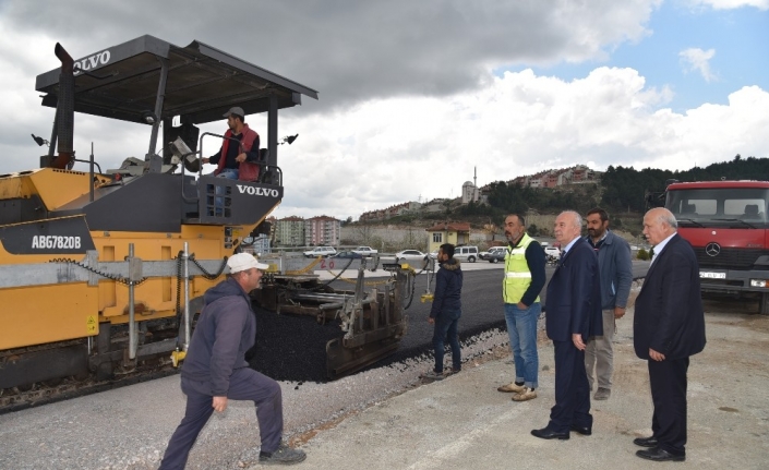 Dursunbey’de sıcak asfalt çalışmaları başladı