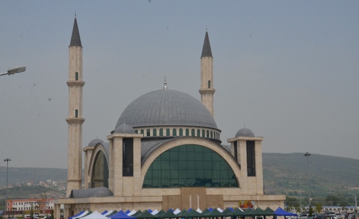 Hacı İsmail-Hafız Güzide Uğur Cami ibadete açıldı