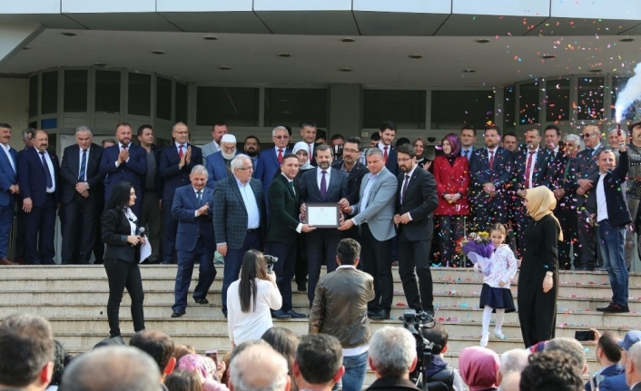 Işık mazbatasını aldı