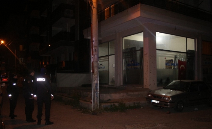 İzmir’de iki kişi arasında çıkan tartışma kanlı bitti: 1 ağır yaralı
