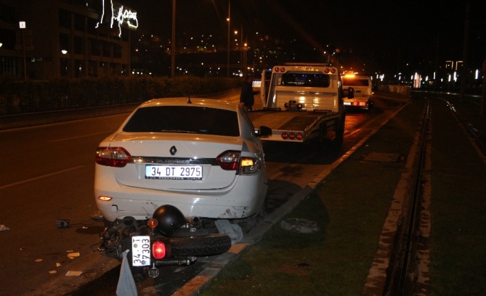 İzmir’de motosiklet ile otomobil çarpıştı: 1 ağır yaralı