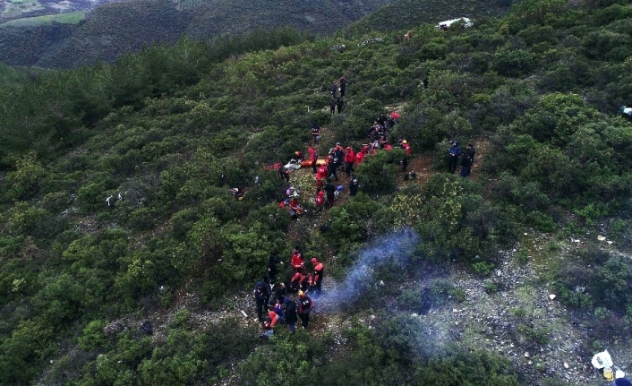 Mağaradaki kurtarma anları gün ağarınca havadan  böyle görüntülendi