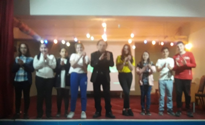 Mehmet Akifli öğrenciler Özkul ve Sururi’yi unutmadı