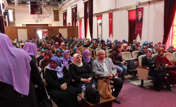 Müftülük aileyi koruyan değerleri anlattı