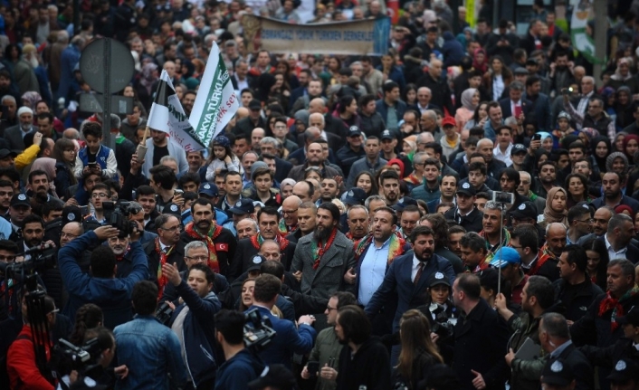 Fetih yürüyüşüne ünlü yağmuru