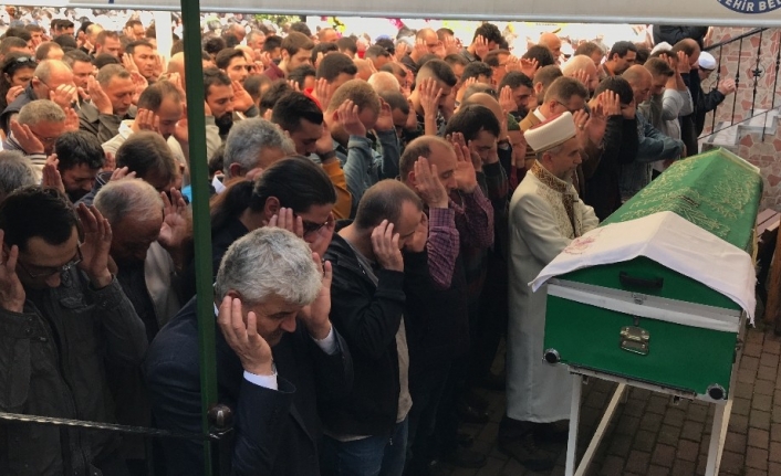 Patlamada hayatını kaybeden iş yeri sahibi toprağa verildi