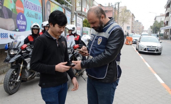 Polisten göçmen kaçakçılığı uygulaması