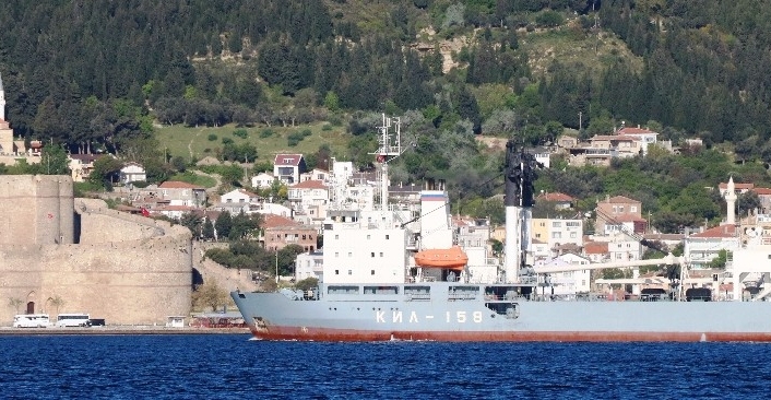 Rus askeri kurtarma gemisi boğazdan geçti