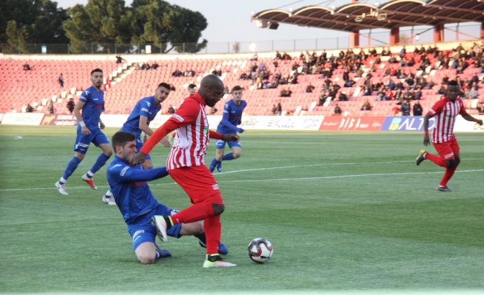 Spor Toto 1. Lig: Balıkesirspor Baltok: 6 - Kardemir Karabükspor: 0 (İlk yarı sonucu)