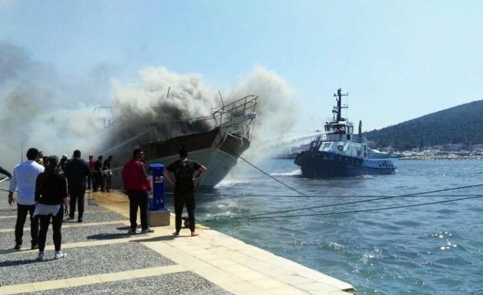 Tekne yangını kısmen kontrol altında