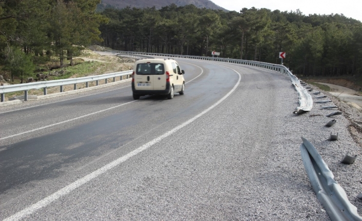 Aylardır onarılmayan bariyerler tehlike saçıyor
