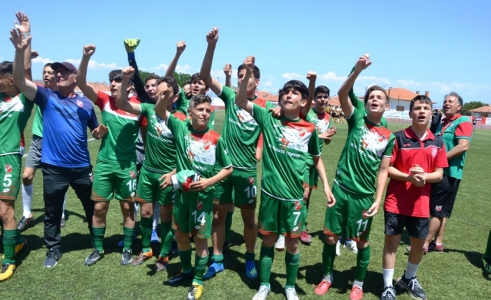 Ayvalık, Karşıyaka’ya uğurlu geldi