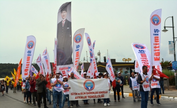 Ayvalık’ta ’1 Mayıs Emek ve Dayanışma Günü’ coşkusu