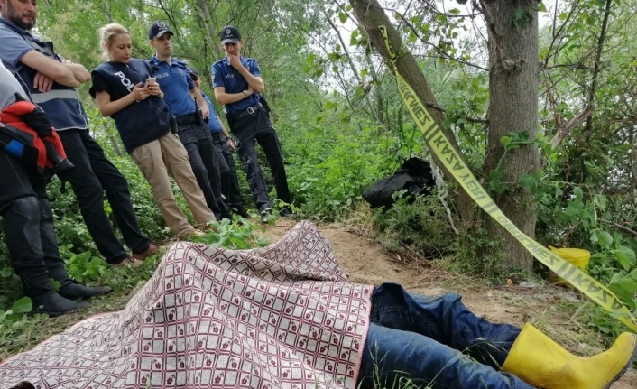 Balık tutmak için gittiği derede boğuldu