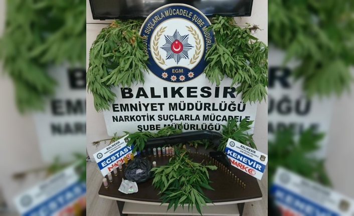 Balıkesir polisi uyuşturucu satıcılarına göz açtırmıyor