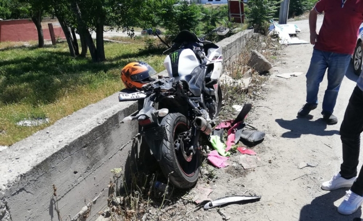 Bayram iznine gelen teğmen motosiklet kazasında ölümden döndü