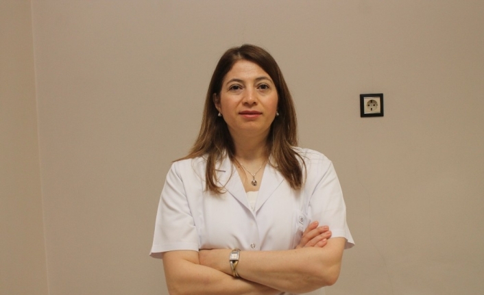 Dr. Ayşenur Cetişli: “Sağlıklı cildin en önemli kuralı dengeli nem oranıdır”
