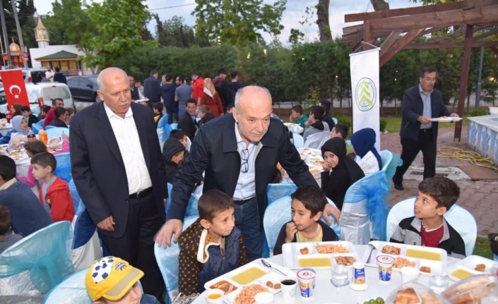 Dursunbey’de Kırsal Mahalle’de Yaşayan Çocuklara Özel İftar