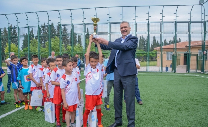 Karacabey’de minikler futbol turnuvası coşkusu