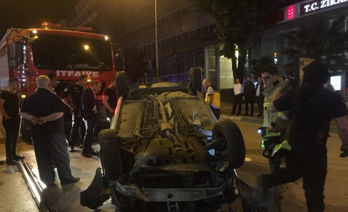 Makas atarken kontrolden çıkan otomobil takla attı: 3 yaralı