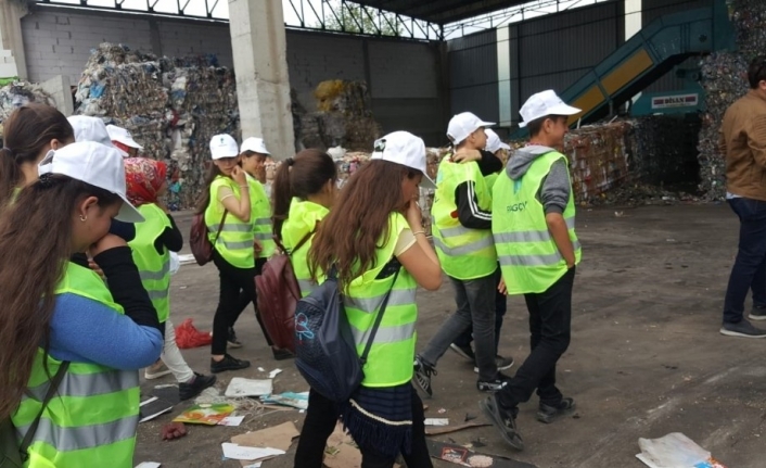 Öğrenciler, çöpün nasıl değer kazandığını öğrendiler