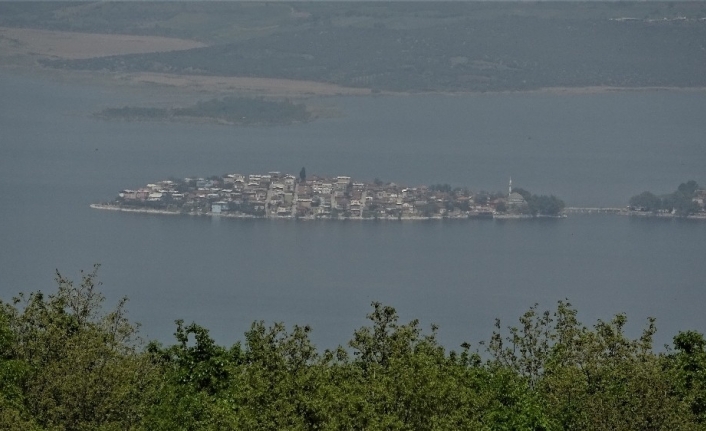 Bu köye gelip manzarasını görenler hayran kalıyor