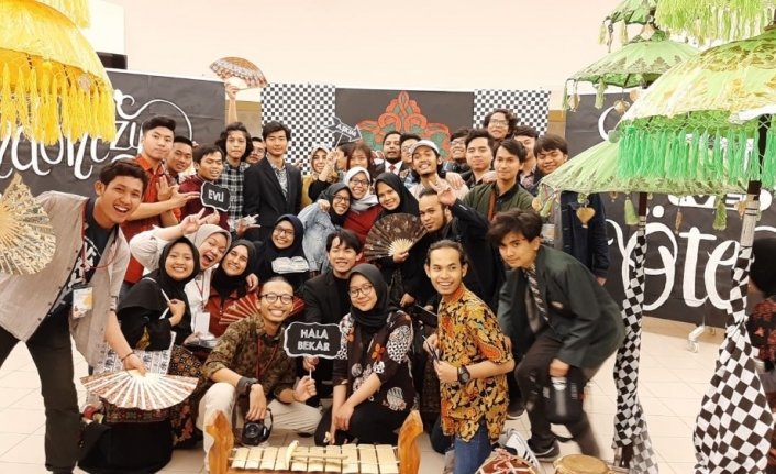 (Özel)  Bursa’da eğitim gören Endonezyalı öğrenciler ülkelerini tanıttı