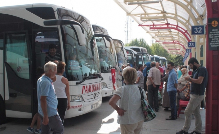 Terminalde bayram tatili hareketliliği