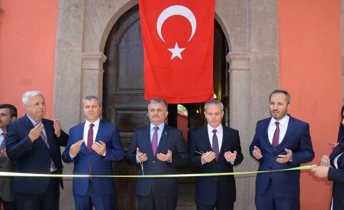 Tarihi Kayabey Camisi ibadete açıldı