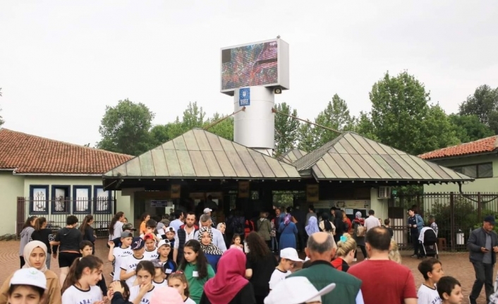 Yağmura aldırış etmediler, Zoopark’a akın ettiler